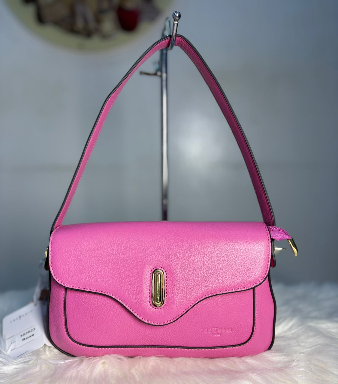 Sac Baguette Rose Fuchsia en Cuir – Fermoir Doré