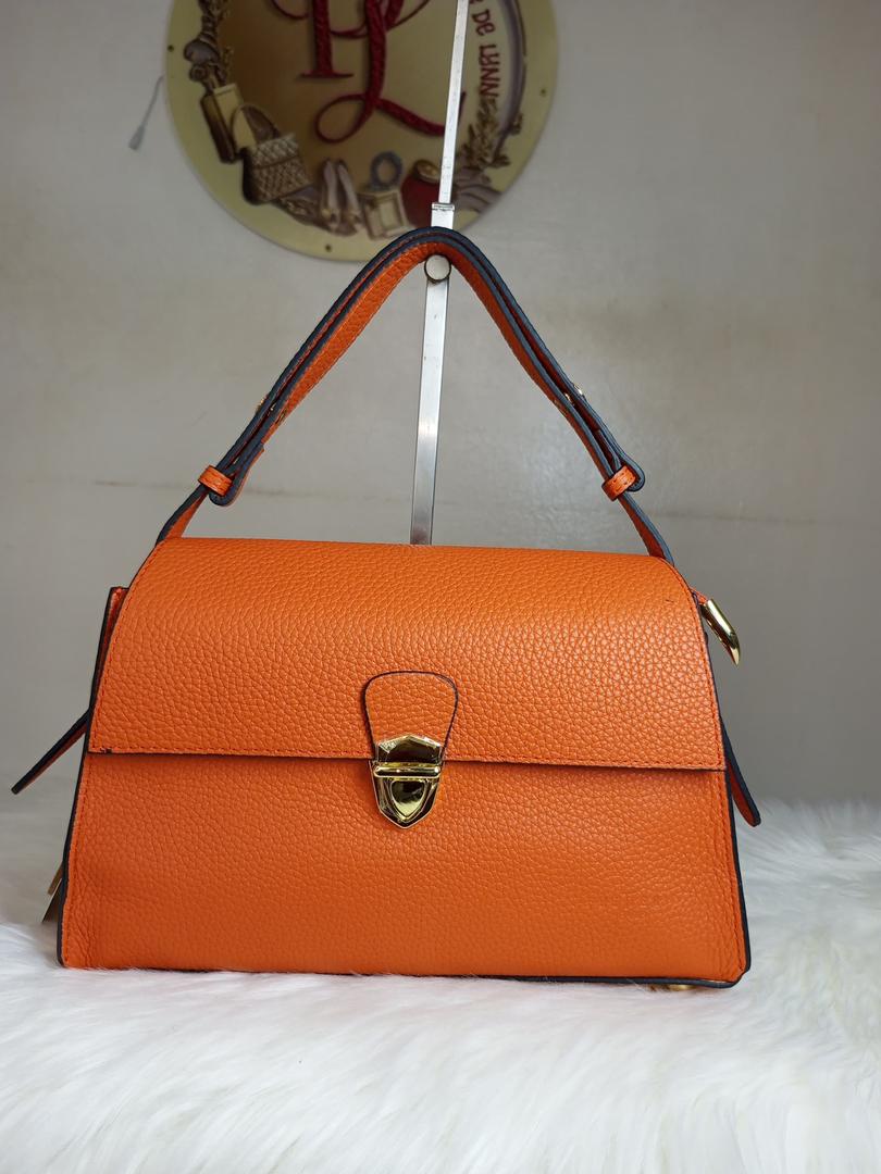 Sac à Main en Cuir Grainé – Fermoir Doré