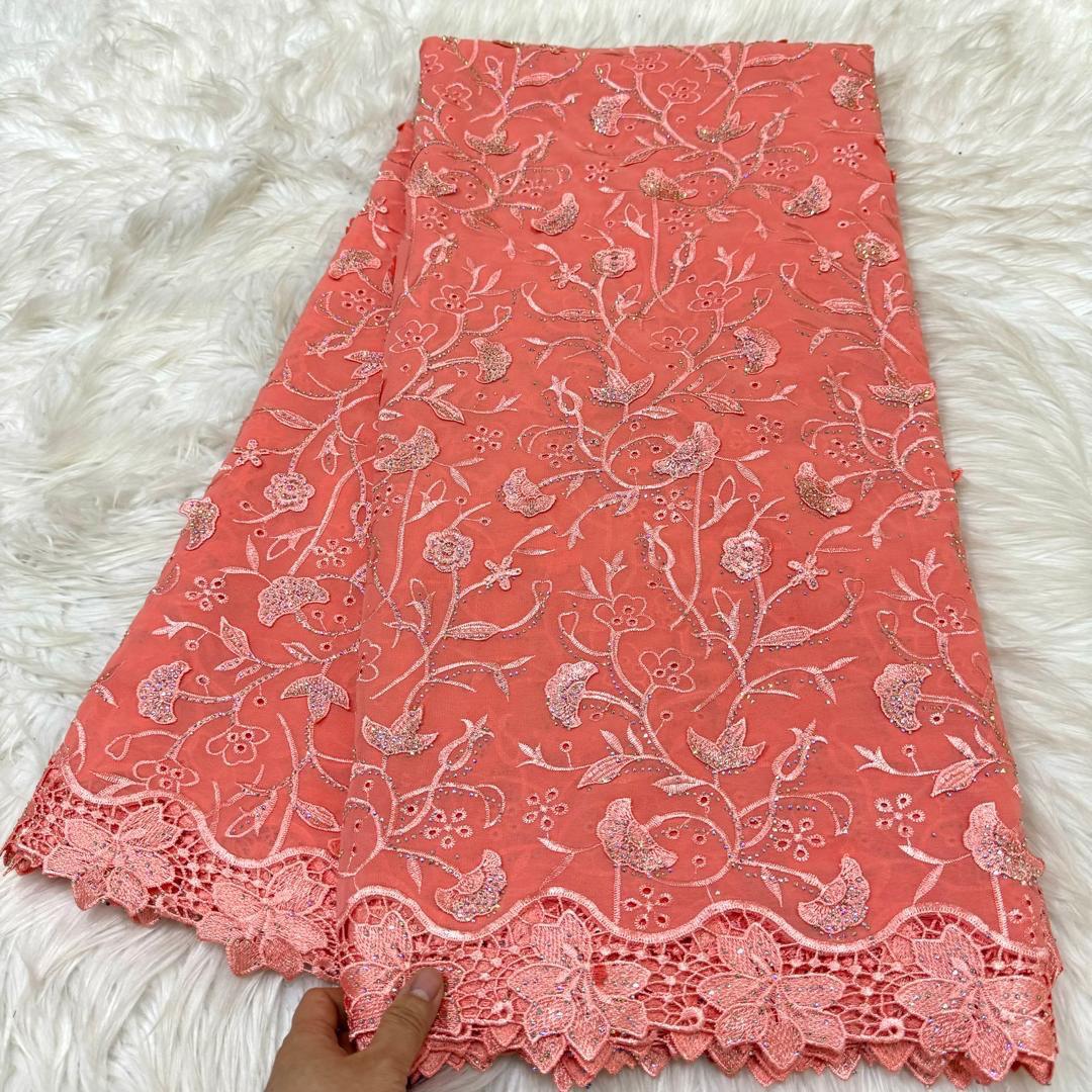 Tissu Brodé Floral – Dentelle Africaine de Luxe
