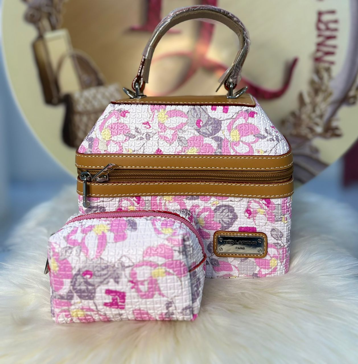 Sac à main Ted Lapidus Paris – Set 2 pièces (Sac + Pochette)