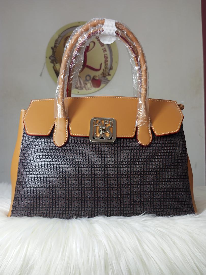 Sac à Main Bicolore Monogramme – Collection Le Paradis de Lynn