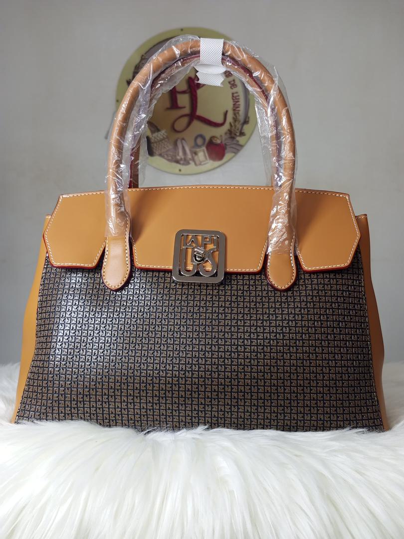 Sac à Main Bicolore Monogramme – Collection Le Paradis de Lynn